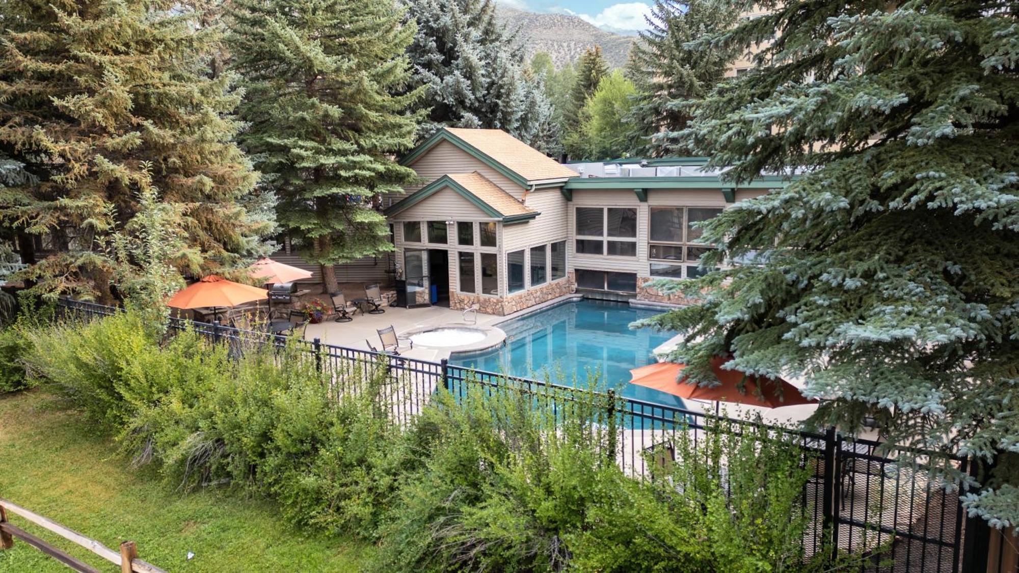 Falcon Point Avon Exterior photo